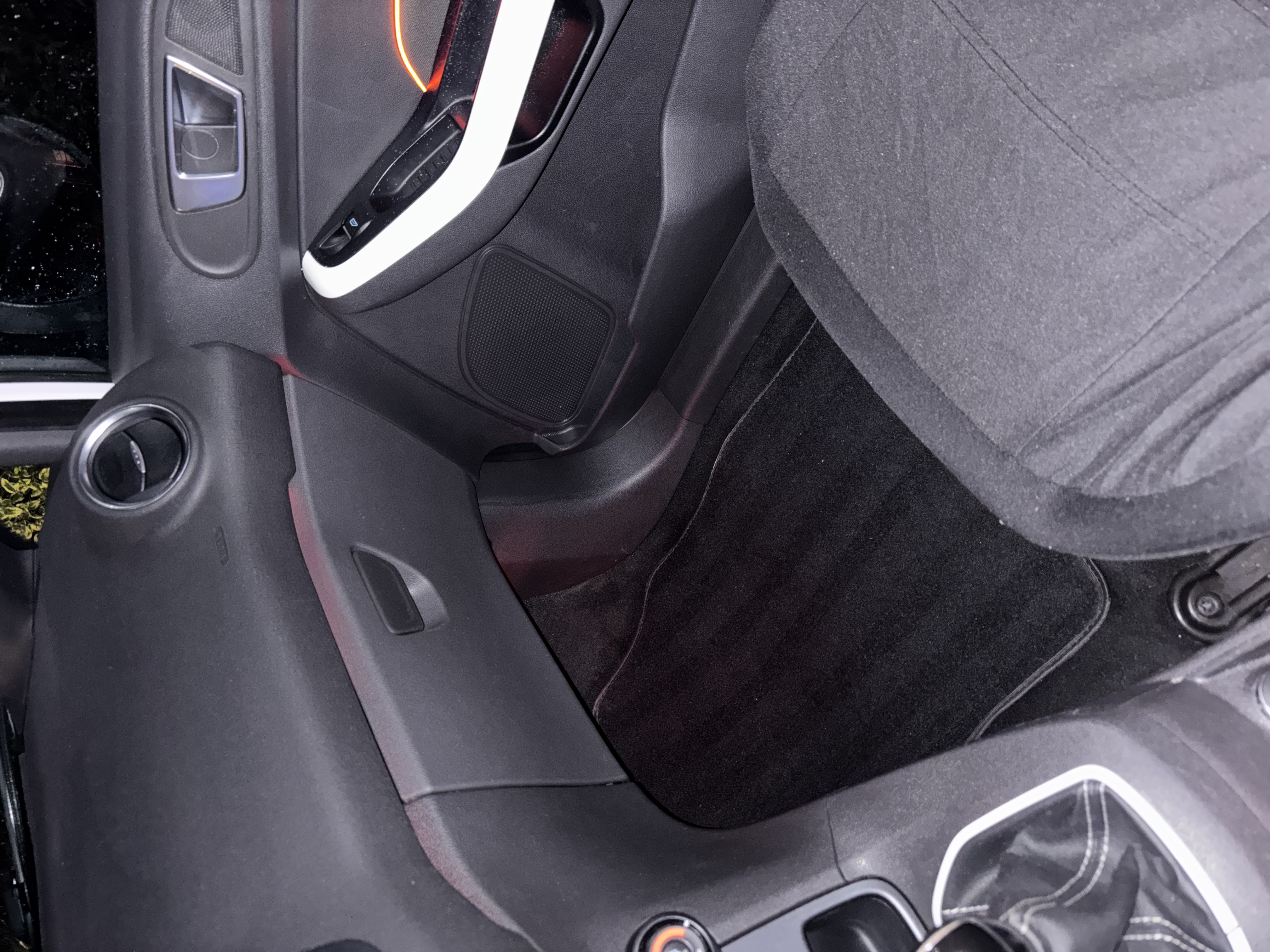 Ford Fiesta enceinte porte